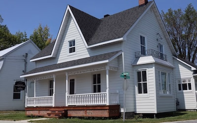 Plongez dans l'histoire locale : les Maisons Chabot et Prévost à Sainte-Claire