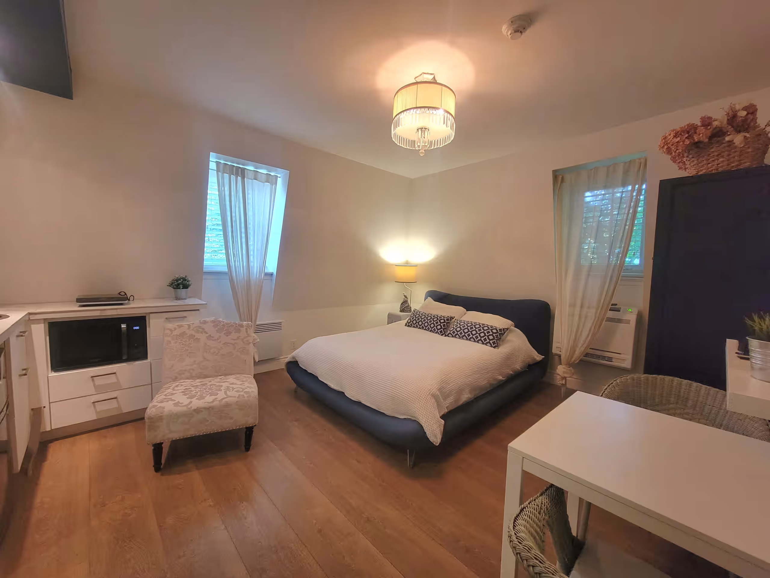 Studio lumineux Hydrangea pour un séjour autonome au cœur des montagnes de Bellechasse