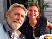 Murielle et Jacques, vos hôtes chaleureux au gîte touristique Le Vieux Presbytère